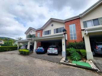 Se vende moderna casa con patio en San Antonio Escazú 25-1896 Se vende moderna casa con patio en San Antonio Escazú 25-1896