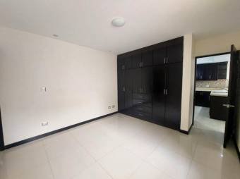 Se vende moderna casa con patio en Santa Ana 25-1779 Se vende moderna casa con patio en Santa Ana 25-1779