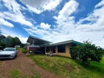 Se vende casa con mas de 7,000m2 de lote en San Rafael de Heredia 25-186 Se vende casa con mas de 7,000m2 de lote en San Rafael de Heredia 25-186