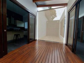 Se vende lujosa casa con amplio lote plano en Ángeles de Heredia 25-1255 Se vende lujosa casa con amplio lote plano en Ángeles de Heredia 25-1255