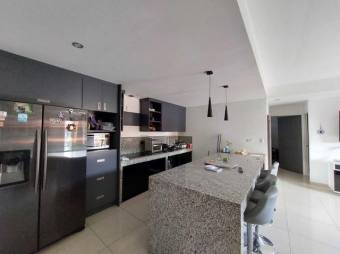 Se vende moderna casa de 2 plantas con terraza en Alajuela 26-142 Se vende moderna casa de 2 plantas con terraza en Alajuela 26-142