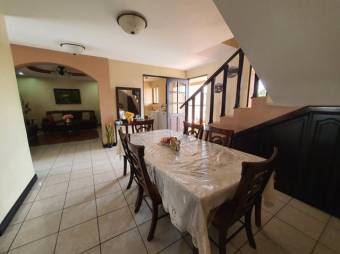 Se vende espaciosa casa de 2 plantas en condominio de Alajuela 23-1320 Se vende espaciosa casa de 2 plantas en condominio de Alajuela 23-1320
