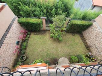 Se vende espaciosa casa de 2 plantas en condominio de Alajuela 23-1320 Se vende espaciosa casa de 2 plantas en condominio de Alajuela 23-1320