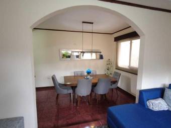 Se vende espaciosa casa con patio en Alajuela Centro 23-1444 Se vende espaciosa casa con patio en Alajuela Centro 23-1444