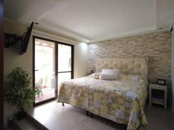 Se vende espaciosa casa con patio en Alajuela Centro 23-1444 Se vende espaciosa casa con patio en Alajuela Centro 23-1444