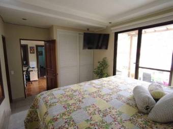 Se vende espaciosa casa con patio en Alajuela Centro 23-1444 Se vende espaciosa casa con patio en Alajuela Centro 23-1444