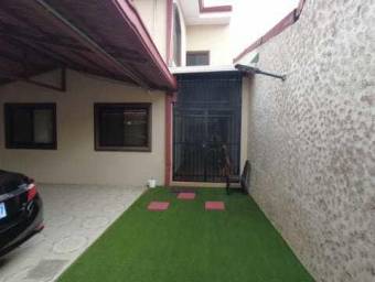 Se vende espaciosa casa con patio en Alajuela Centro 23-1444 Se vende espaciosa casa con patio en Alajuela Centro 23-1444