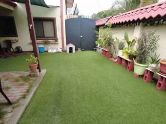 Se vende espaciosa casa con patio en Alajuela Centro 23-1444 Se vende espaciosa casa con patio en Alajuela Centro 23-1444