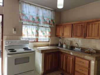 Se vende espaciosa casa con patio en Alajuela Centro 23-567 Se vende espaciosa casa con patio en Alajuela Centro 23-567