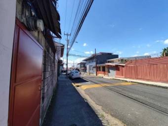 Se vende espaciosa casa con patio en Alajuela Centro 23-567 Se vende espaciosa casa con patio en Alajuela Centro 23-567