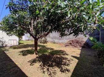 Se vende espaciosa casa con patio en Alajuela Centro 23-567 Se vende espaciosa casa con patio en Alajuela Centro 23-567