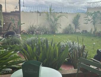 Se vende espaciosa casa con patio en Aserrí de San José 25-2025 Se vende espaciosa casa con patio en Aserrí de San José 25-2025