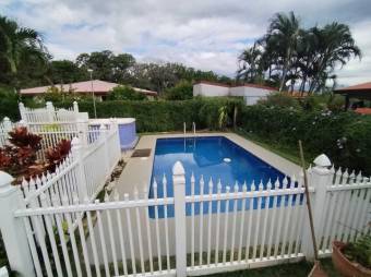 Se vende espaciosa casa con patio y piscina en Atenas Alajuela 25-1457 Se vende espaciosa casa con patio y piscina en Atenas Alajuela 25-1457