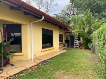 Se vende espaciosa casa con patio y piscina en Atenas Alajuela 25-1457 Se vende espaciosa casa con patio y piscina en Atenas Alajuela 25-1457