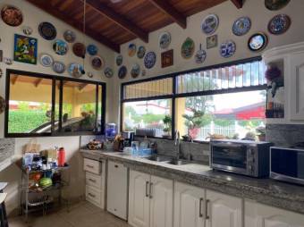 Se vende espaciosa casa con patio y piscina en Atenas Alajuela 25-1457 Se vende espaciosa casa con patio y piscina en Atenas Alajuela 25-1457