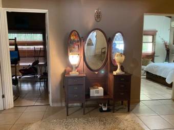 Se vende espaciosa casa con patio y piscina en Atenas Alajuela 25-1457 Se vende espaciosa casa con patio y piscina en Atenas Alajuela 25-1457