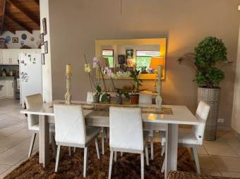 Se vende espaciosa casa con patio y piscina en Atenas Alajuela 25-1457 Se vende espaciosa casa con patio y piscina en Atenas Alajuela 25-1457