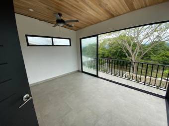 Se vende casa con piscina a estrenar en Concepción Atenas 25-1018