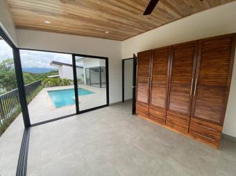 Se vende casa con piscina a estrenar en Concepción Atenas 25-1018