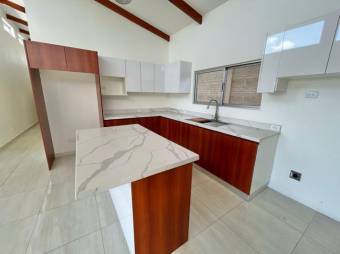 Se vende moderna casa con patio en Santa Eulalia de Atenas 25-1796 Se vende moderna casa con patio en Santa Eulalia de Atenas 25-1796