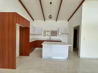 Se vende moderna casa con patio en Santa Eulalia de Atenas 25-1796 Se vende moderna casa con patio en Santa Eulalia de Atenas 25-1796