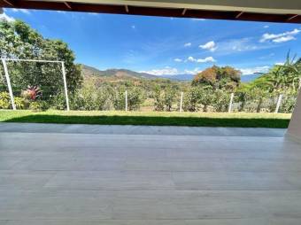 Se vende moderna casa con patio en Santa Eulalia de Atenas 25-1796 Se vende moderna casa con patio en Santa Eulalia de Atenas 25-1796