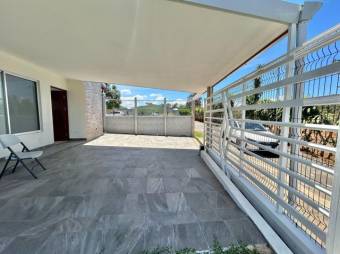 Se vende moderna casa con patio en Santa Eulalia de Atenas 25-1796 Se vende moderna casa con patio en Santa Eulalia de Atenas 25-1796