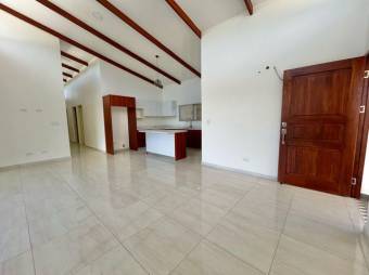 Se vende moderna casa con patio en Santa Eulalia de Atenas 25-1796 Se vende moderna casa con patio en Santa Eulalia de Atenas 25-1796