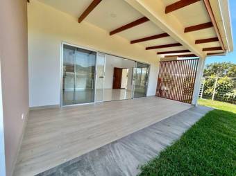 Se vende moderna casa con patio en Santa Eulalia de Atenas 25-1796 Se vende moderna casa con patio en Santa Eulalia de Atenas 25-1796