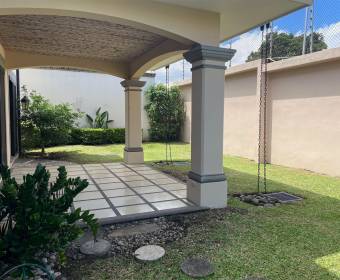 House for rent in the Hacienda Belén Condominium, across from Intel in Ribera de Belén. House for rent in the Hacienda Belén Condominium, across from Intel in Ribera de Belén.