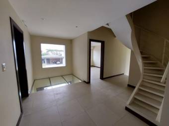 Se alquila espaciosa casa con patio en San Rafael Alajuela 26-50