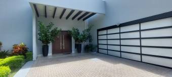 Se Vende Casa de Lujo en Villa Real Santa Ana