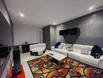 Se Vende Casa de Lujo en Villa Real Santa Ana