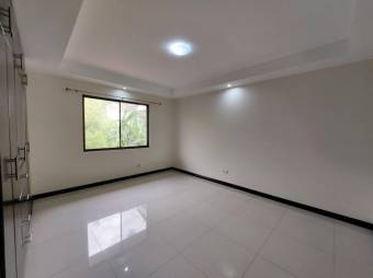 Se vende moderna casa con patio en Santa Ana 25-1779 Se vende moderna casa con patio en Santa Ana 25-1779