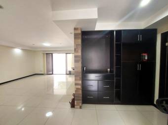 Se vende moderna casa con patio en Santa Ana 25-1779 Se vende moderna casa con patio en Santa Ana 25-1779