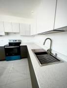 Se vende moderna casa con patio en Santa Eulalia de Atenas 25-1821