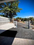 Se vende moderna casa con patio en Santa Eulalia de Atenas 25-1821