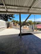 Se vende moderna casa con patio en Santa Eulalia de Atenas 25-1821