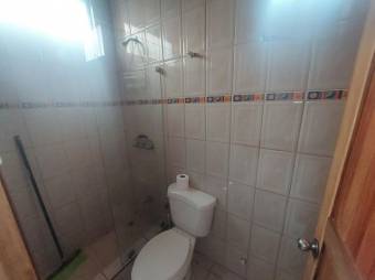 Se vende  casa para inversión con amplio lote en San Rafael Heredia 25-1440