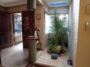 Se vende espaciosa casa con uso mixto en San Roque de Barva 24-1155 Se vende espaciosa casa con uso mixto en San Roque de Barva 24-1155