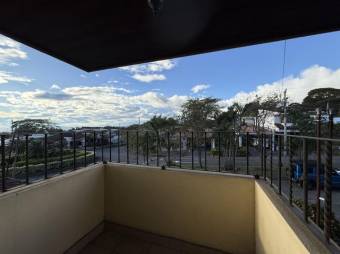 Se vende espaciosa casa de 2 plantas en San Roque de Barva 25-1222