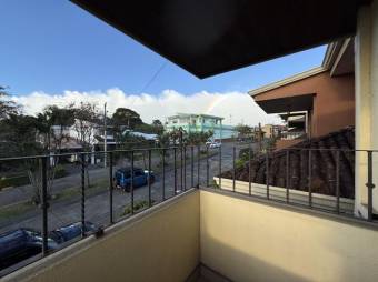 Se vende espaciosa casa de 2 plantas en San Roque de Barva 25-1222