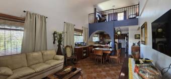 Se vende espaciosa casa de 2 plantas en San Roque de Barva 25-1951