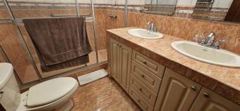 Se vende espaciosa casa de 2 plantas en San Roque de Barva 25-1951