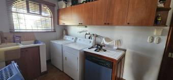 Se vende espaciosa casa de 2 plantas en San Roque de Barva 25-1951