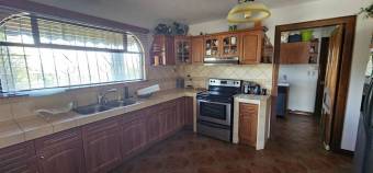 Se vende espaciosa casa de 2 plantas en San Roque de Barva 25-1951