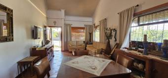 Se vende espaciosa casa de 2 plantas en San Roque de Barva 25-1951