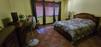 Se vende espaciosa casa de 2 plantas en San Roque de Barva 25-1951