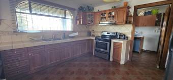 Se vende espaciosa casa de 2 plantas en San Roque de Barva 25-1951