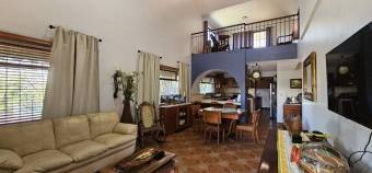 Se vende espaciosa casa de 2 plantas en San Roque de Barva 25-1951